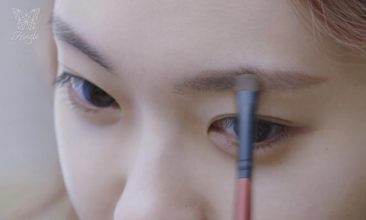 冬日初雪夢幻妝容教學 冬日初雪夢幻妝容教學