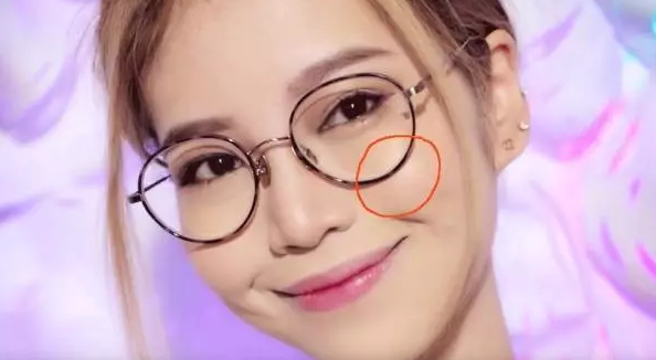 戴眼鏡有必要打腮紅嗎 戴眼鏡用什么顏色腮紅 戴眼鏡有必要打腮紅嗎 戴眼鏡用什么顏色腮紅