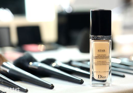 不脫妝的粉底液有哪些 持久不脫妝的粉底液推薦 不脫妝的粉底液有哪些 持久不脫妝的粉底液推薦