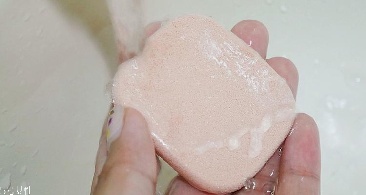 干粉餅適合什么人 三步輕松選對粉餅 干粉餅適合什么人 三步輕松選對粉餅