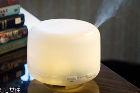 香薰燈怎么用？精油香薰燈使用注意事項