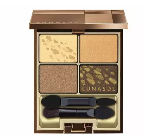 大地色眼影用什么打底 大地色眼影三色漸層眼影妝 大地色眼影用什么打底 大地色眼影三色漸層眼影妝