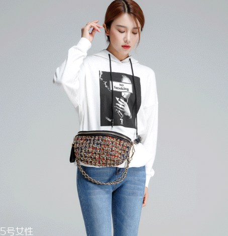 腰包怎么背更時(shí)尚？腰包時(shí)尚背法圖片