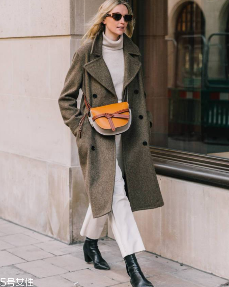 loewe gate bag尺寸多大？羅意威18新款馬鞍包有幾種尺寸