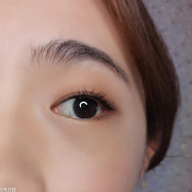 日常妝眼影用什么色系 溫婉親和新手妝容教程 日常妝眼影用什么色系 溫婉親和新手妝容教程