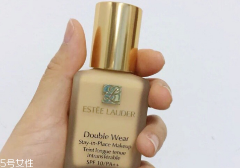 雅詩蘭黛粉底液色號(hào)怎么選 雅詩蘭黛粉底液使用測(cè)評(píng)