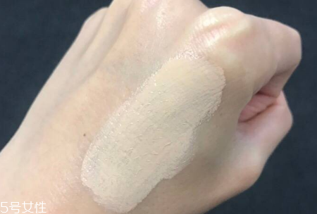 雅詩蘭黛粉底液色號(hào)怎么選 雅詩蘭黛粉底液使用測(cè)評(píng)