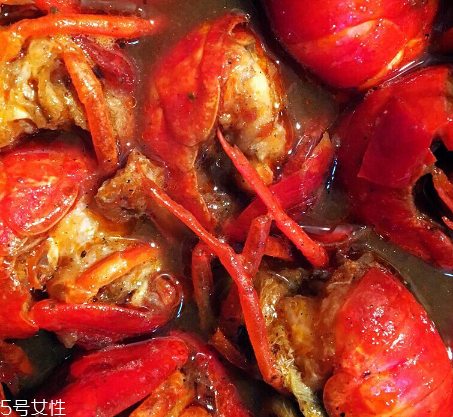 麻辣小龍蝦是海鮮嗎？麻辣小龍蝦屬于海鮮嗎？