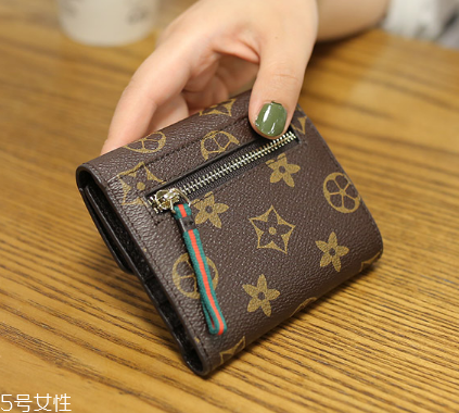 錢包可以帶上飛機嗎？錢包帶上飛機有影響嗎