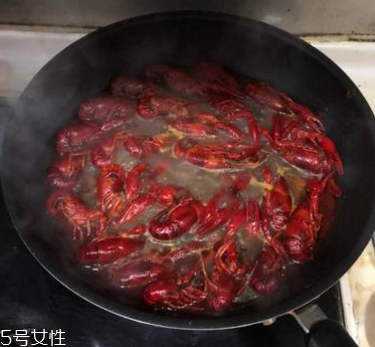 麻辣小龍蝦是發(fā)物嗎？麻辣小龍蝦的性質(zhì)