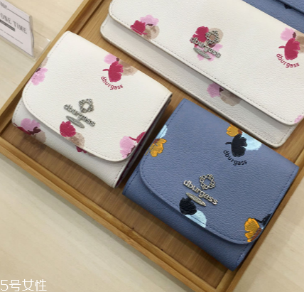 錢(qián)包染色了怎么辦？錢(qián)包染色解決方法