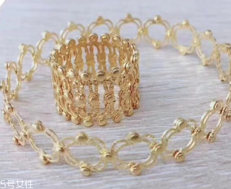 周大生伸縮戒指多少錢？周大生戒指變手鐲價(jià)格