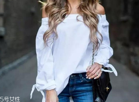一字肩衣服配什么褲子？一字肩上衣搭配褲子圖片