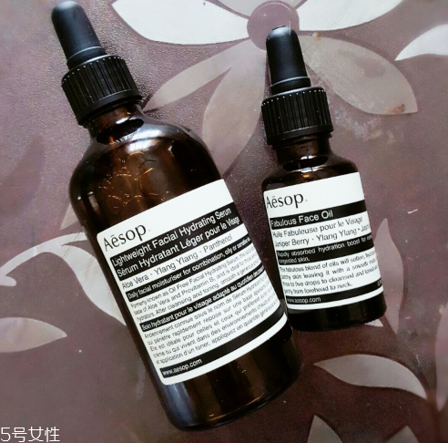 伊索輕盈保濕精華露和伊索煥彩滋潤精露哪個好 伊索輕盈保濕精華露和伊索煥彩滋潤精露哪個好