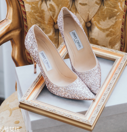 婚鞋可以借別人穿嗎？婚鞋借人的講究