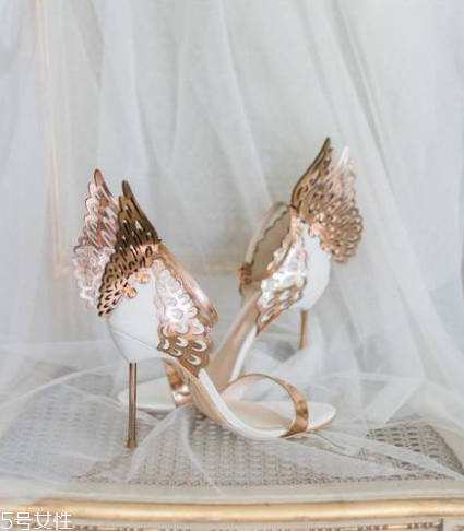 婚鞋可以借別人穿嗎？婚鞋借人的講究