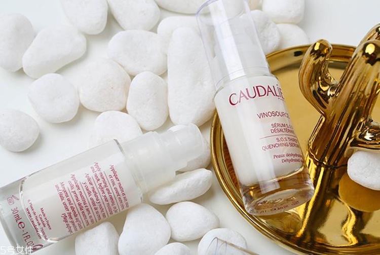 保濕精華哪個(gè)好用 2022補(bǔ)水保濕精華液排行 保濕精華哪個(gè)好用 2022補(bǔ)水保濕精華液排行