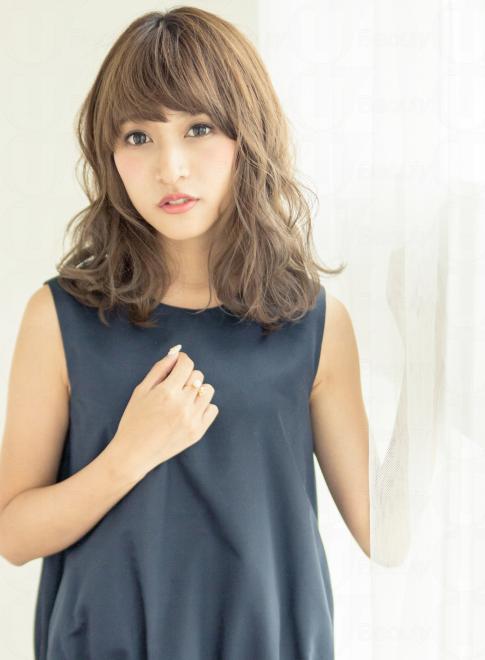 女半長不短的頭發(fā)造型圖欣賞 女半長不短的頭發(fā)造型圖欣賞