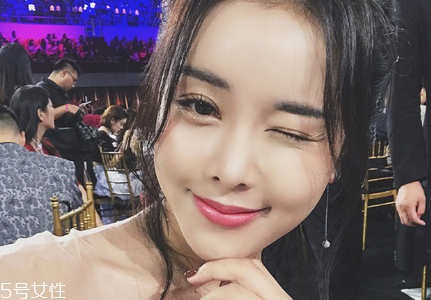 嫁接睫毛需要多長時(shí)間 嫁接睫毛如何保養(yǎng) 嫁接睫毛需要多長時(shí)間 嫁接睫毛如何保養(yǎng)