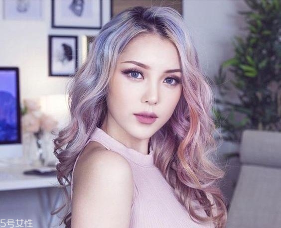 薰衣草顏色頭發(fā)圖片 薰衣草色頭發(fā)圖片 薰衣草顏色頭發(fā)圖片 薰衣草色頭發(fā)圖片