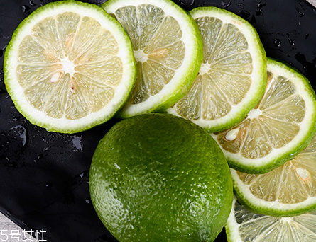 青檸檬可以泡蜂蜜嗎？青檸檬泡蜂蜜味道好嗎？