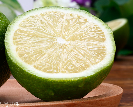 青檸檬可以泡蜂蜜嗎？青檸檬泡蜂蜜味道好嗎？