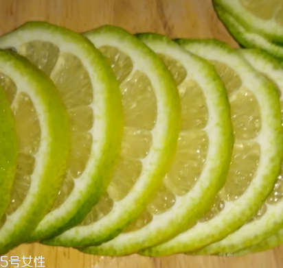 青檸檬可以敷臉嗎？青檸檬敷臉能美白嗎？