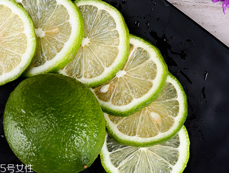 青檸檬可以敷臉嗎？青檸檬敷臉能美白嗎？