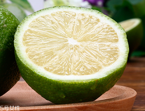 青檸檬可以敷臉嗎？青檸檬敷臉能美白嗎？