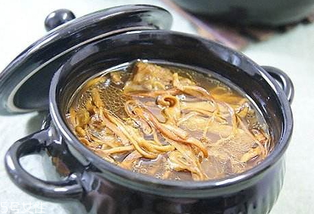 蟲草花發(fā)白可以吃嗎 蟲草花為什么發(fā)白 蟲草花發(fā)白可以吃嗎 蟲草花為什么發(fā)白