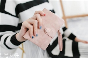 錢包刻字刻什么好？錢包刻字圖案推薦