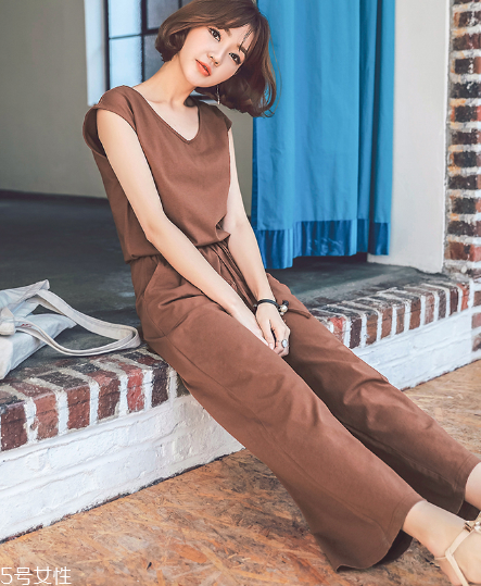 今年流行什么樣的連體褲？今年最火的連體褲款式匯總