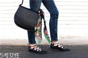 瑪麗珍鞋怎么搭配衣服？瑪麗珍鞋搭配圖片