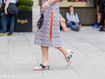 瑪麗珍鞋怎么搭配衣服？瑪麗珍鞋搭配圖片