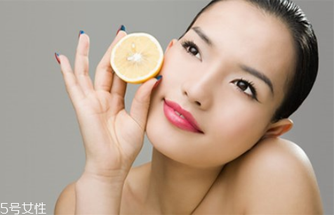 睡前做什么動(dòng)作對(duì)皮膚好 睡前護(hù)膚小知識(shí)的正確步驟 睡前做什么動(dòng)作對(duì)皮膚好 睡前護(hù)膚小知識(shí)的正確步驟