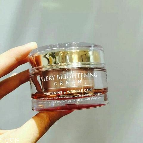 ahc素顏霜有什么功效 ahc素顏霜使用測(cè)評(píng) ahc素顏霜有什么功效 ahc素顏霜使用測(cè)評(píng)