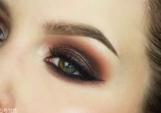 綠色美瞳適合什么眼影 綠色美瞳眼妝效果圖 綠色美瞳適合什么眼影 綠色美瞳眼妝效果圖