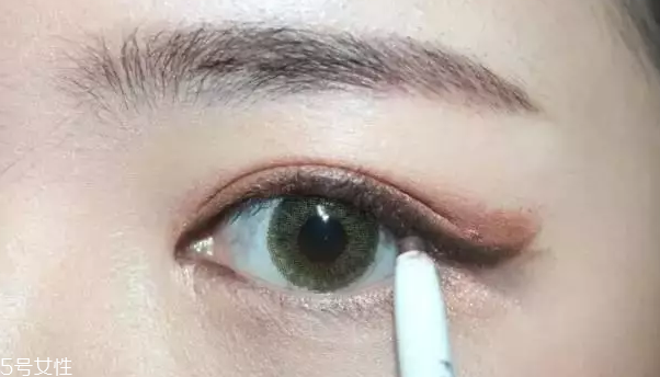 綠色美瞳適合什么眼影 綠色美瞳眼妝效果圖 綠色美瞳適合什么眼影 綠色美瞳眼妝效果圖