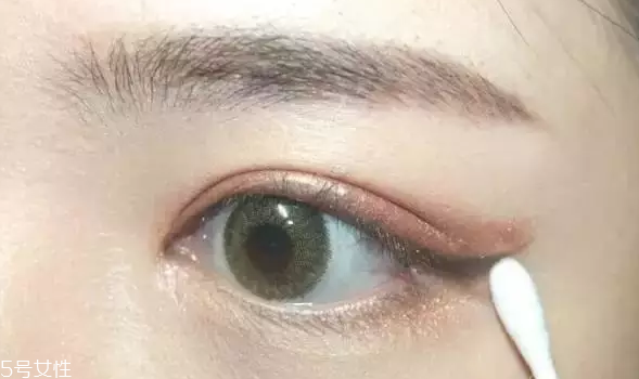 綠色美瞳適合什么眼影 綠色美瞳眼妝效果圖 綠色美瞳適合什么眼影 綠色美瞳眼妝效果圖