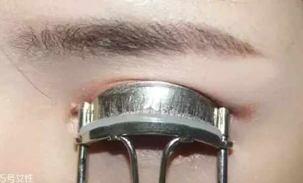 綠色美瞳適合什么眼影 綠色美瞳眼妝效果圖 綠色美瞳適合什么眼影 綠色美瞳眼妝效果圖