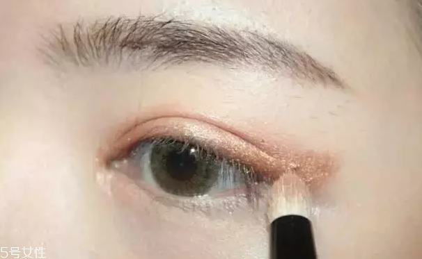 綠色美瞳適合什么眼影 綠色美瞳眼妝效果圖 綠色美瞳適合什么眼影 綠色美瞳眼妝效果圖