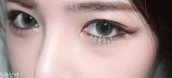 綠色美瞳適合什么眼影 綠色美瞳眼妝效果圖 綠色美瞳適合什么眼影 綠色美瞳眼妝效果圖