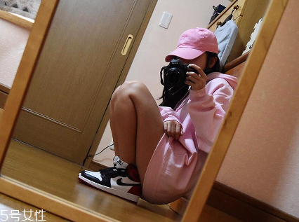 aj 1黑腳趾有女款嗎？aj 1黑腳趾有女生碼數(shù)嗎