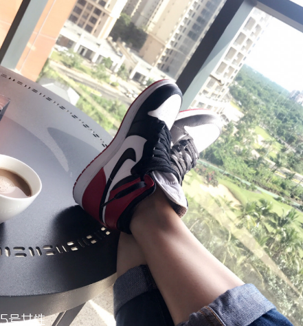 aj 1黑腳趾多少錢？aj 1黑腳趾市場價格