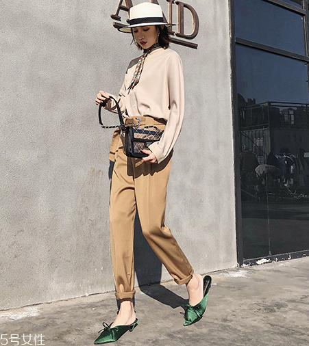 煙管褲怎么穿好看？煙管褲搭配技巧