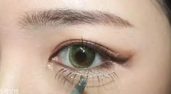 綠色美瞳適合什么眼影 綠色美瞳眼妝效果圖 綠色美瞳適合什么眼影 綠色美瞳眼妝效果圖