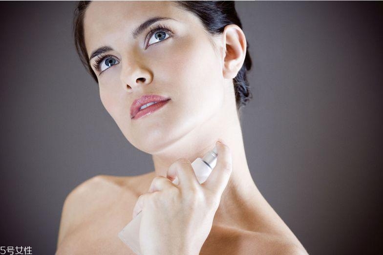 30多歲適合什么香水 香水年齡段分類 30多歲適合什么香水 香水年齡段分類