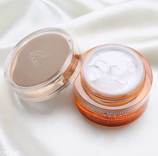 ahc素顏霜有什么功效 ahc素顏霜使用測(cè)評(píng) ahc素顏霜有什么功效 ahc素顏霜使用測(cè)評(píng)