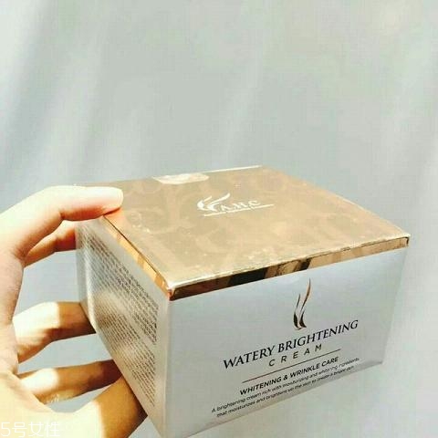 ahc素顏霜有什么功效 ahc素顏霜使用測(cè)評(píng) ahc素顏霜有什么功效 ahc素顏霜使用測(cè)評(píng)