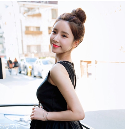 女式油頭發(fā)型怎么弄 頭發(fā)油怎么扎頭發(fā) 女式油頭發(fā)型怎么弄 頭發(fā)油怎么扎頭發(fā)